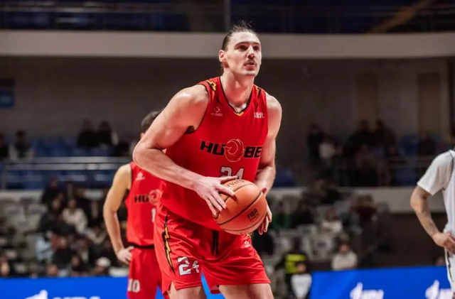 NBA直播-正式官宣！斯蒂尔加盟山东男篮，替换克里斯，邱彪冲击前四